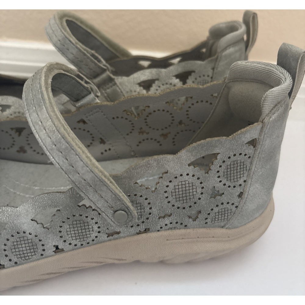 JBU Jambu Womens Anne Tan Laser Cut Floral Mary Jane Flats Shoes Silver 8.5 W - Picture 3 of 10